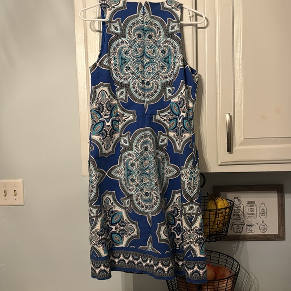 Dress - Picture 4 of 4